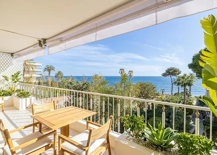 Ref 1981 - Cannes Sea View Apartment Cannes Palm Beach