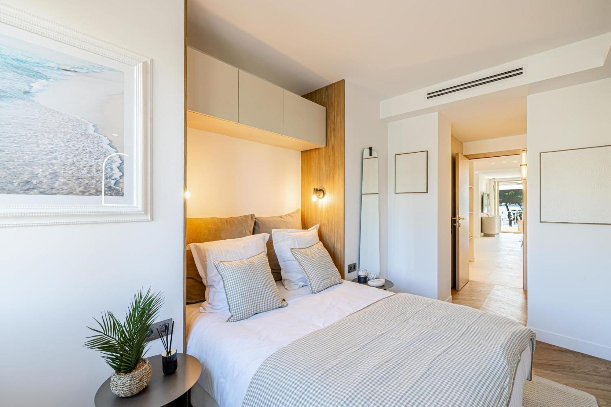 Ref 1981 - Sea View Palm * Cannes
