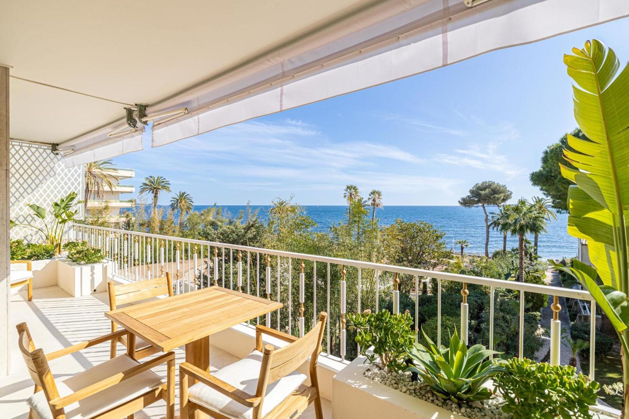 Ref 1981 - Sea View Palm Appartement